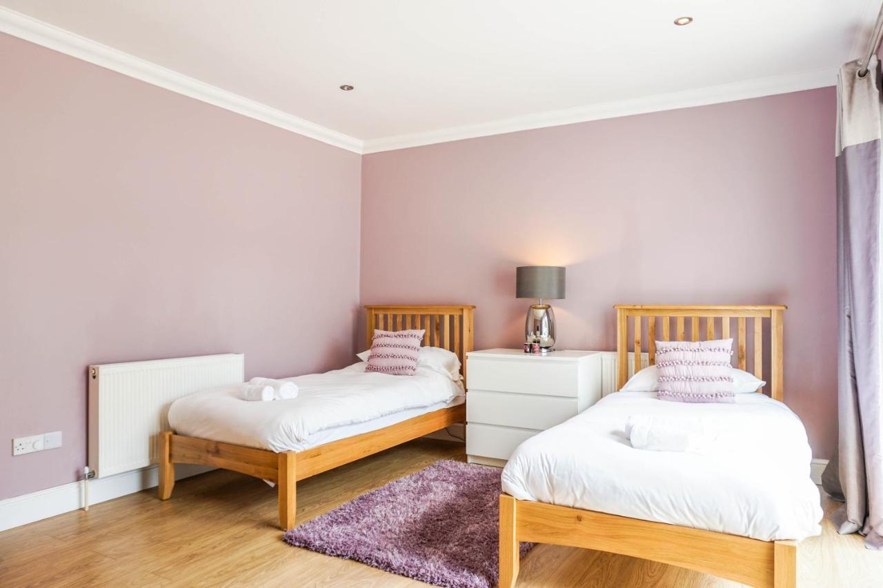 The Beach House - Fully Refurbed March 2024 Oystermouth Bagian luar foto