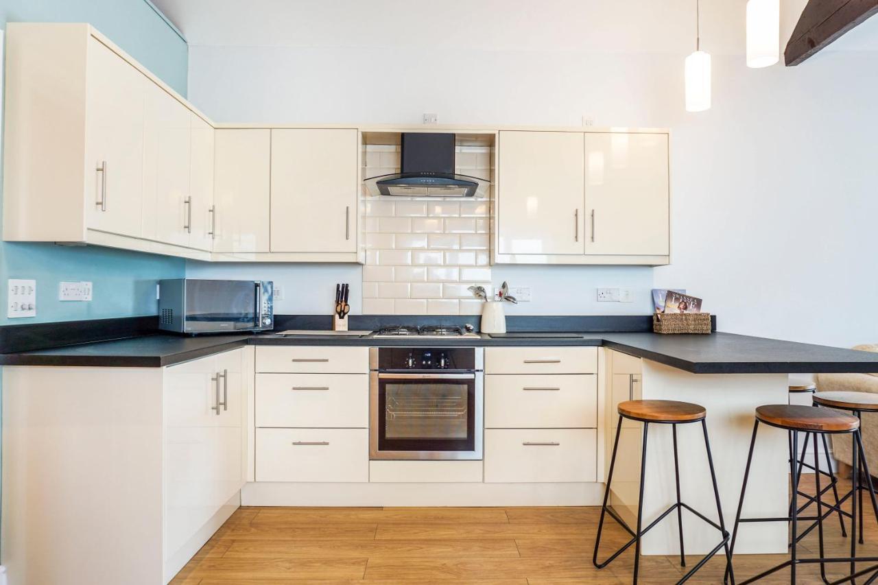 The Beach House - Fully Refurbed March 2024 Oystermouth Bagian luar foto